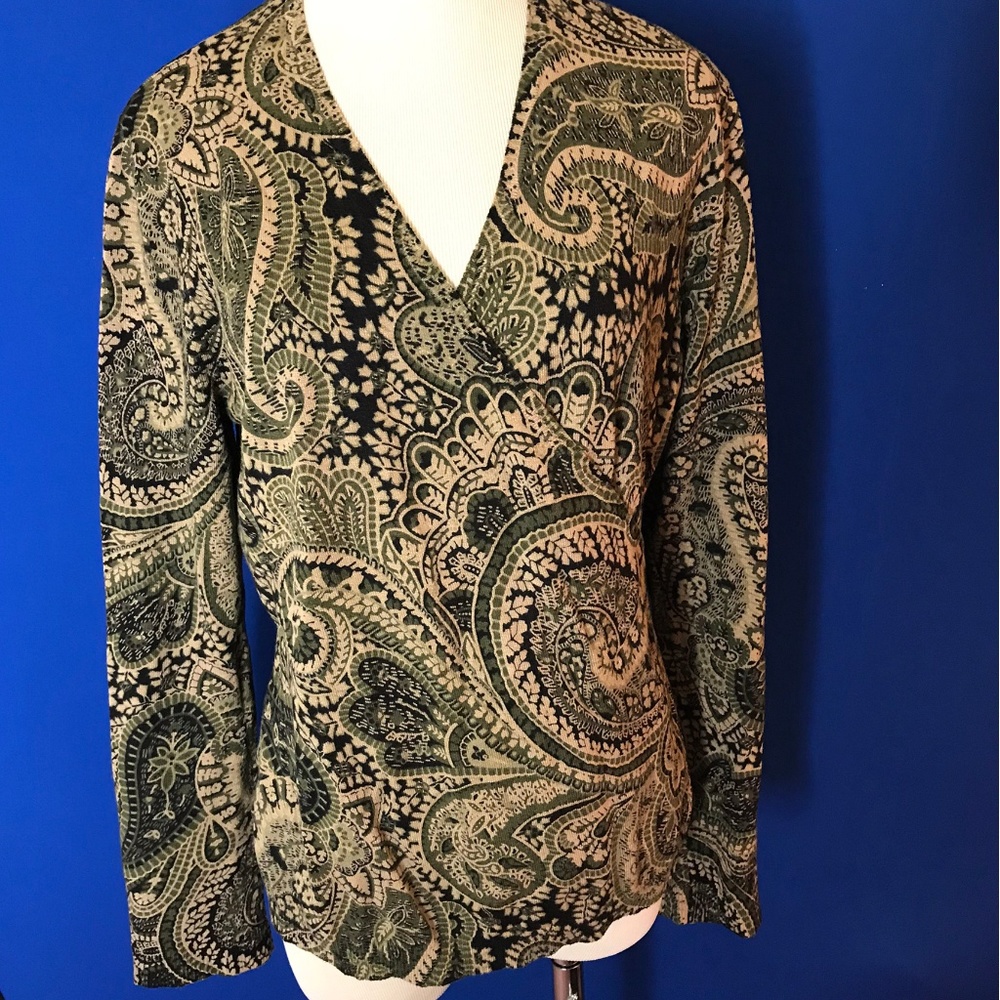 Green across body sweater with lovely black print